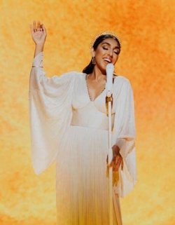 Watch free Rupi Kaur Live Movies